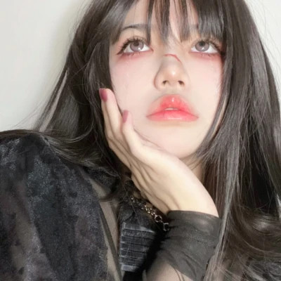 2025年最新女生微信真人头像图片