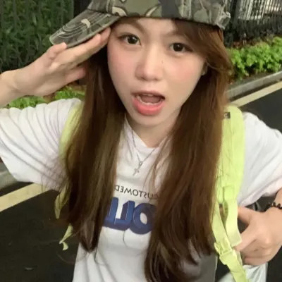 2025年超好看的女生微信真人头像图片