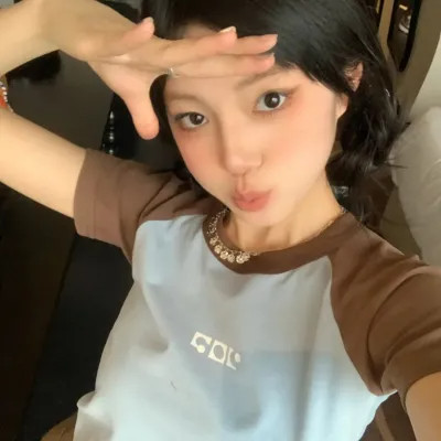 2025年超好看的女生微信真人头像图片