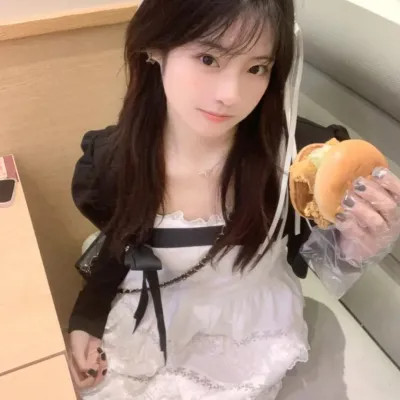 2025年绝对值得收藏的女生微信真人头像图片