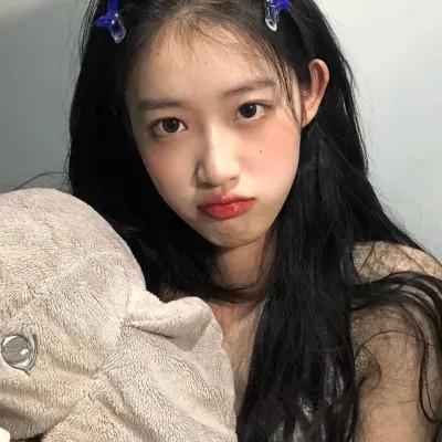 绝美2025真人女生头像