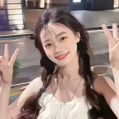 绝美2025真人女生头像