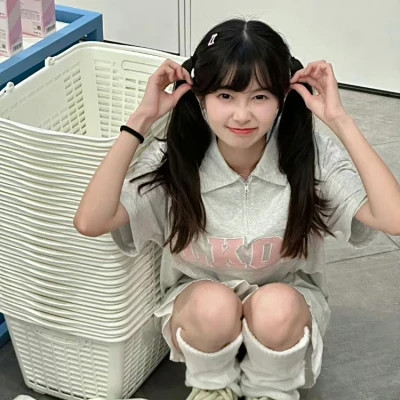 微信头像女生真人2025
