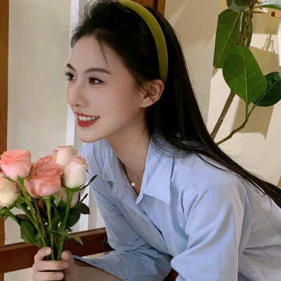 个性2025微信真人女生头像