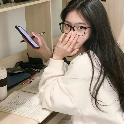 个性2025微信真人女生头像