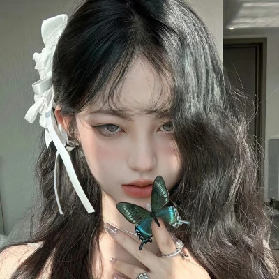 个性2025微信真人女生头像