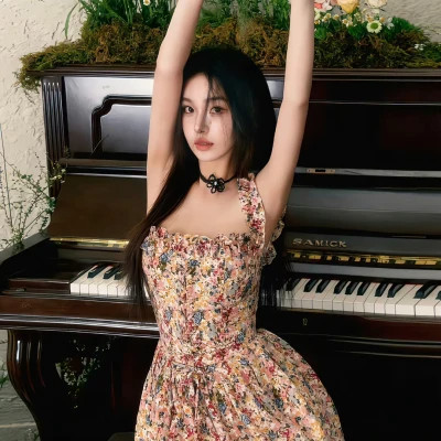 个性2025微信真人女生头像