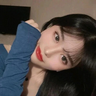 个性2025微信真人女生头像