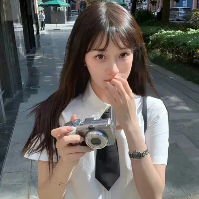 个性2025微信真人女生头像