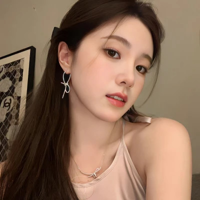 新款2025微信真人女生头像