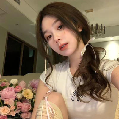 新款2025微信真人女生头像