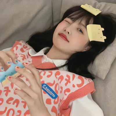 精选2025微信真人女生头像