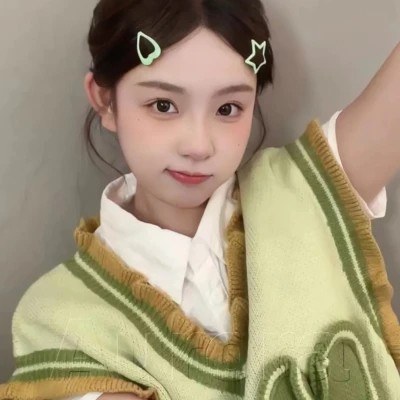 精选2025微信真人女生头像