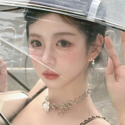 个性时尚2025微信真人女生头像