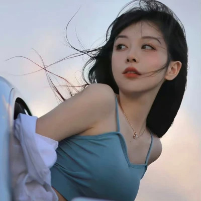 个性时尚2025微信真人女生头像