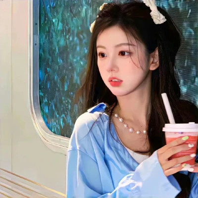 个性时尚2025微信真人女生头像