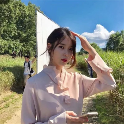 个性时尚2025微信真人女生头像