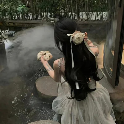 个性时尚2025微信真人女生头像
