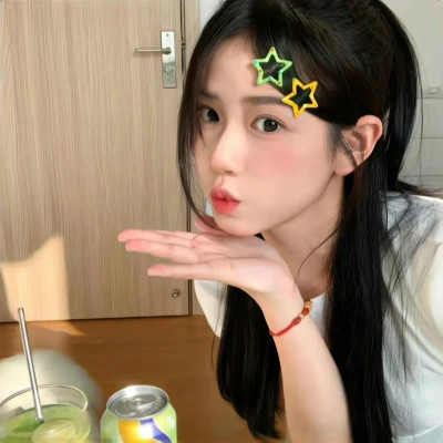 个性时尚2025微信真人女生头像