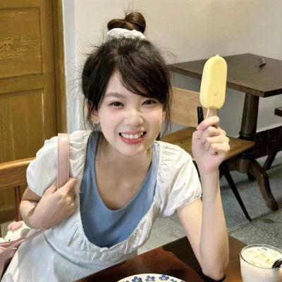 个性时尚2025微信真人女生头像