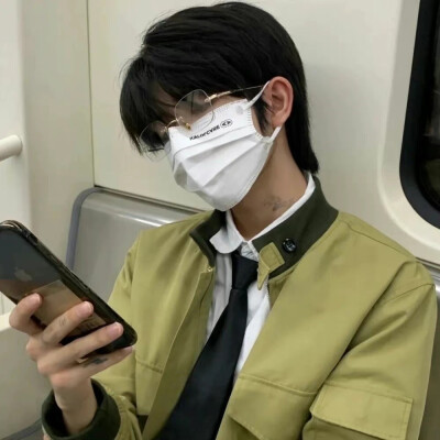 2025最新真人男生头像图片高清大图