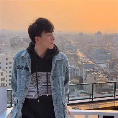 侧脸男生头像