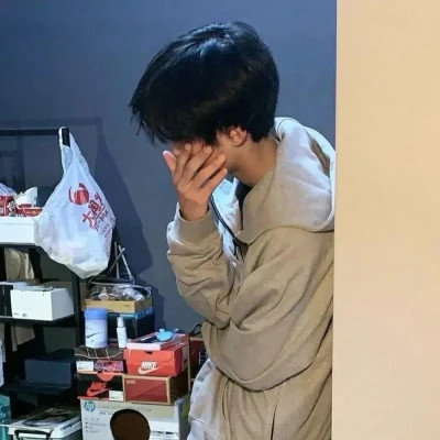 侧脸男生头像