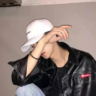 侧脸男生头像