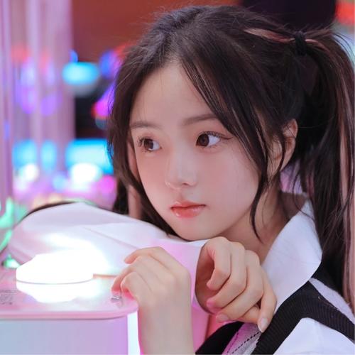 2025年最流行的微信头像图片