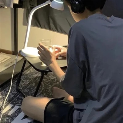 2025热门男生头像图片