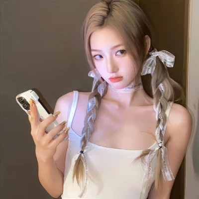 超级好看的2025年女生头像图片