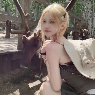 超级好看的2025年女生头像图片