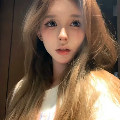 最新2025年女生头像图片