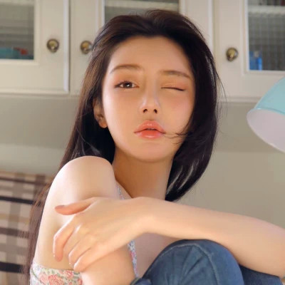 最新2025年女生头像图片