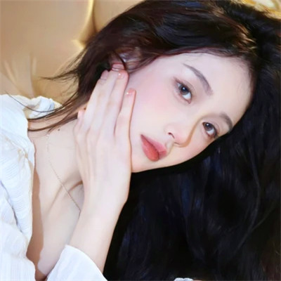 最新2025年女生头像图片