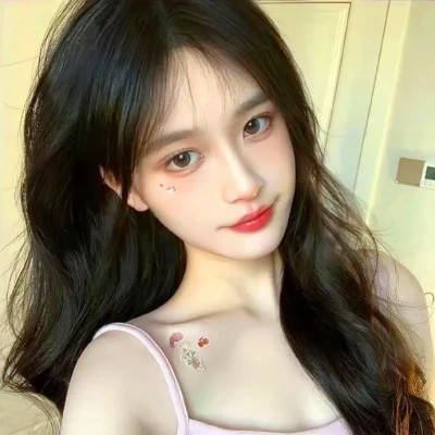 最新2025年女生头像图片