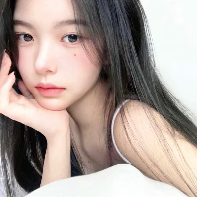 最新2025年女生头像图片