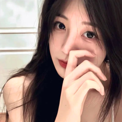 最新2025年女生头像图片