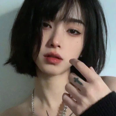 高清2025年女生头像图片