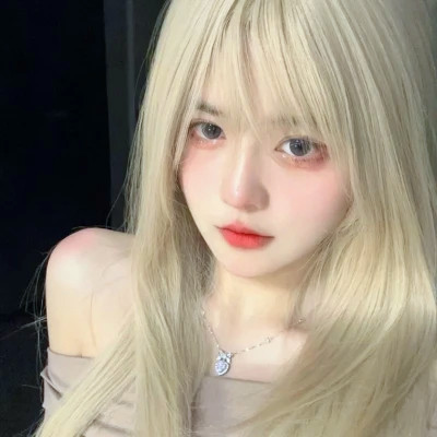 绝美2025年女生头像图片