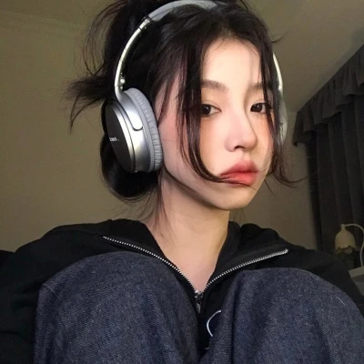 绝美2025年女生头像图片