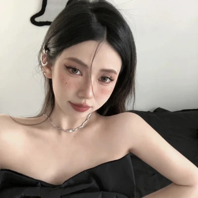 精选2025年女生头像图片