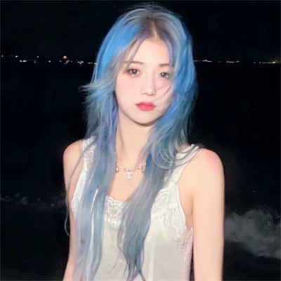 精选2025年女生头像图片