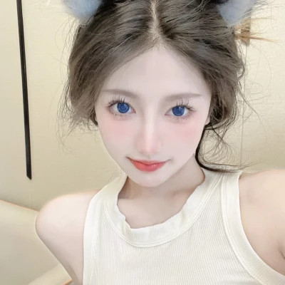 精选2025年女生头像图片