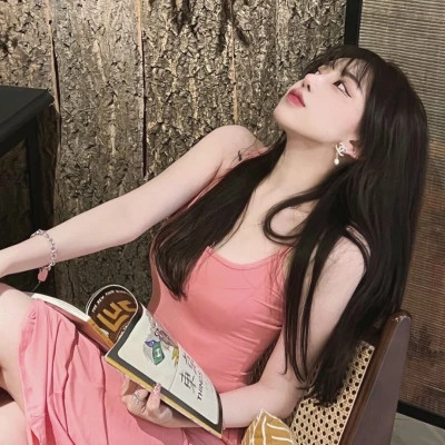最新2025年女生头像图片