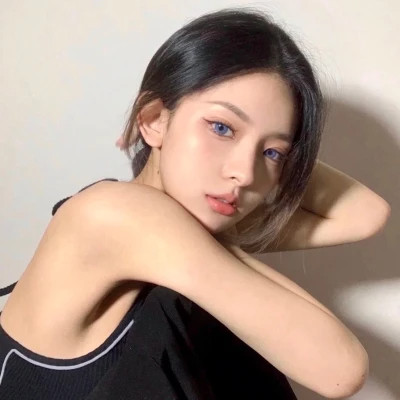 最新2025年女生头像图片