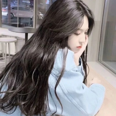最新2025年女生头像图片