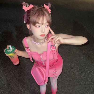 最新2025年女生头像图片