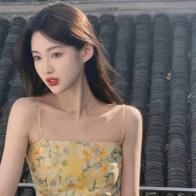 精选2025年女生头像图片