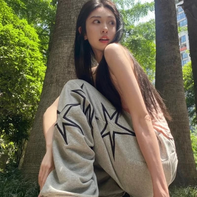 精选2025年女生头像图片